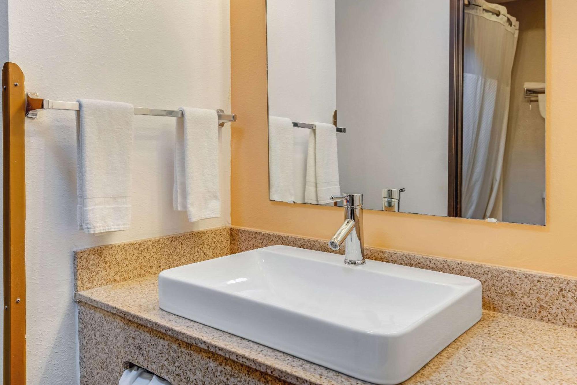 Rodeway Inn Red Oak Ngoại thất bức ảnh