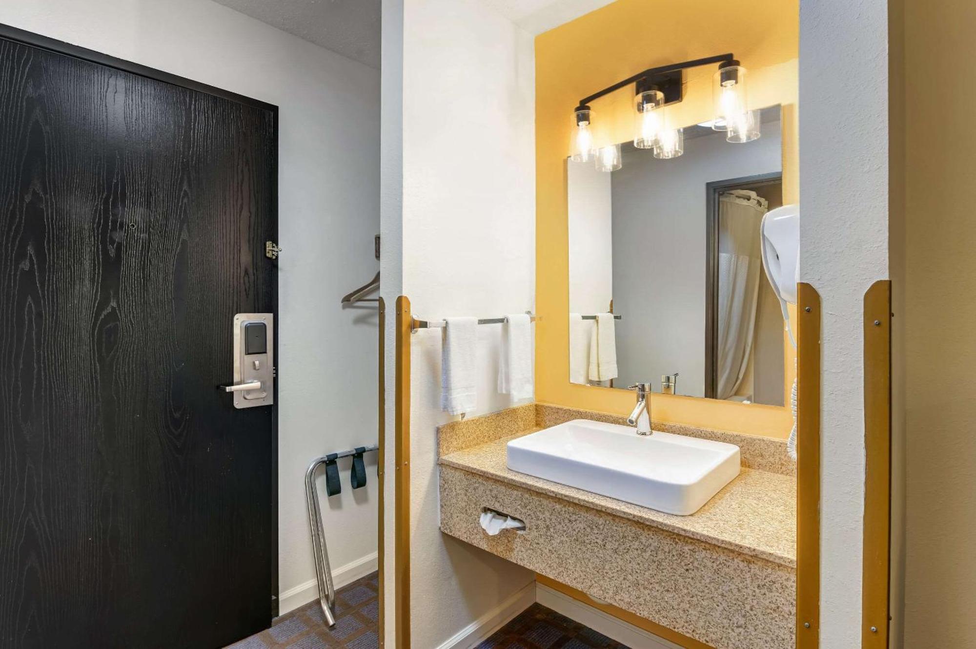 Rodeway Inn Red Oak Ngoại thất bức ảnh