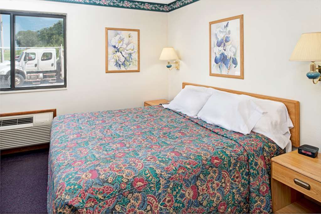 Rodeway Inn Red Oak Phòng bức ảnh