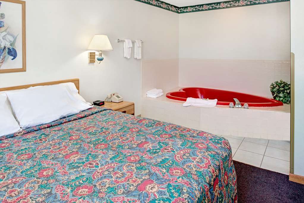 Rodeway Inn Red Oak Phòng bức ảnh